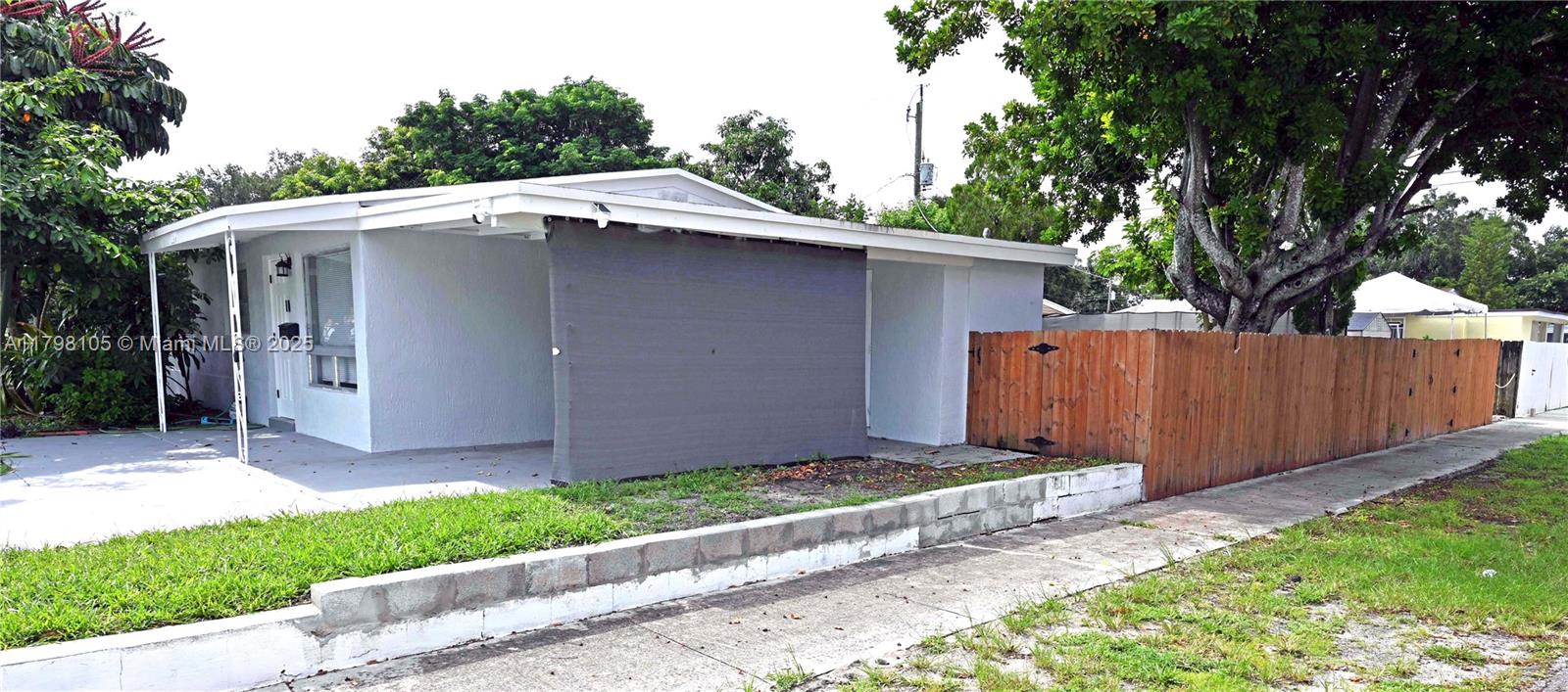 PALM LANE VILLA - Residential Lease