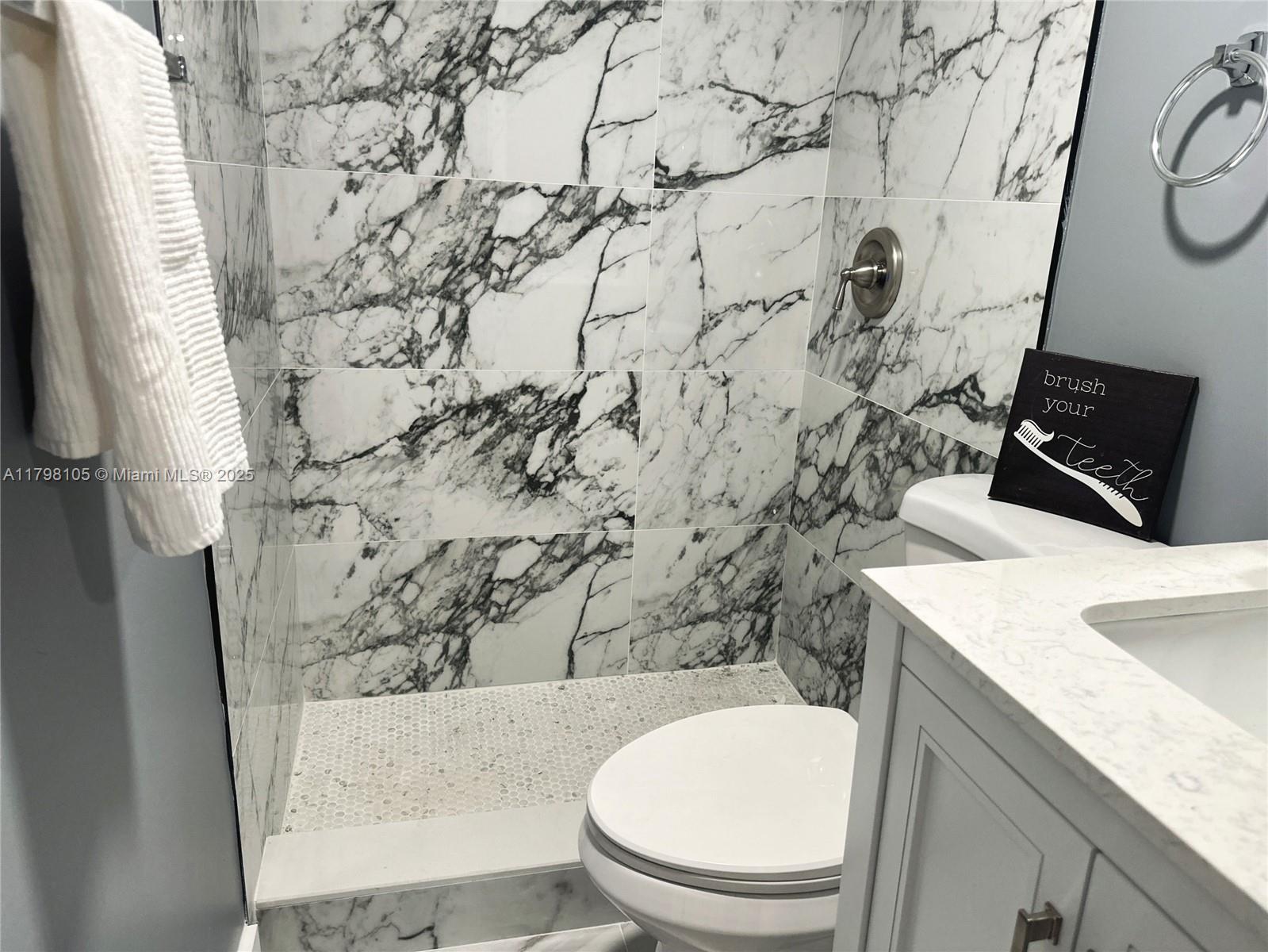 PALM LANE VILLA - Residential Lease