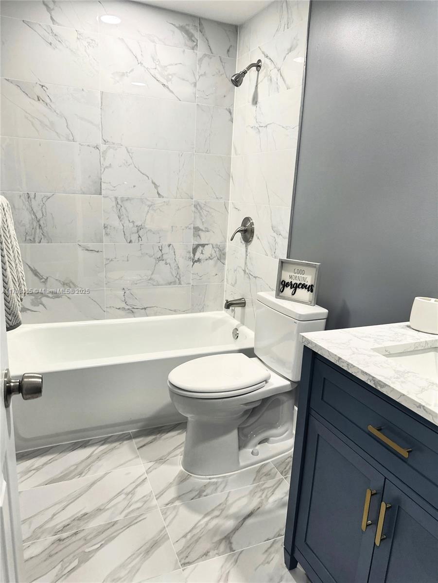 PALM LANE VILLA - Residential Lease