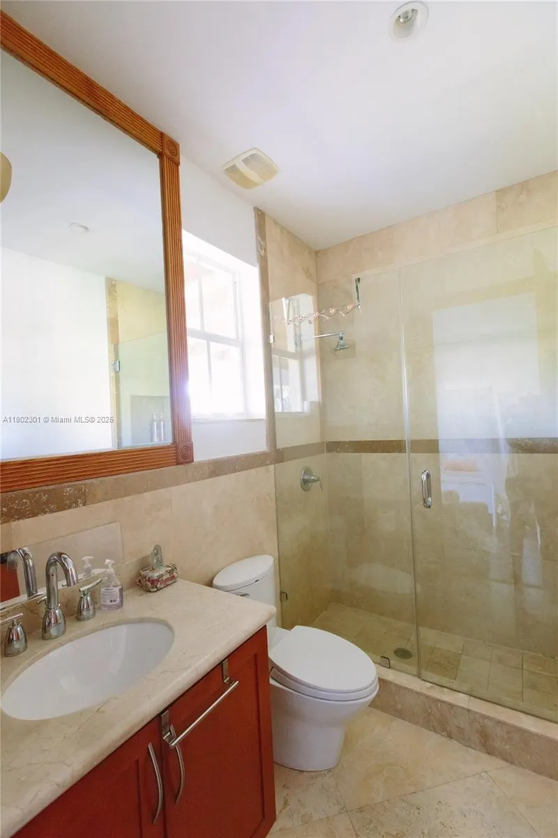 Key Biscayne, Florida 33149, United States, 5 Bedrooms Bedrooms, ,6 BathroomsBathrooms,Residential,Active,128667