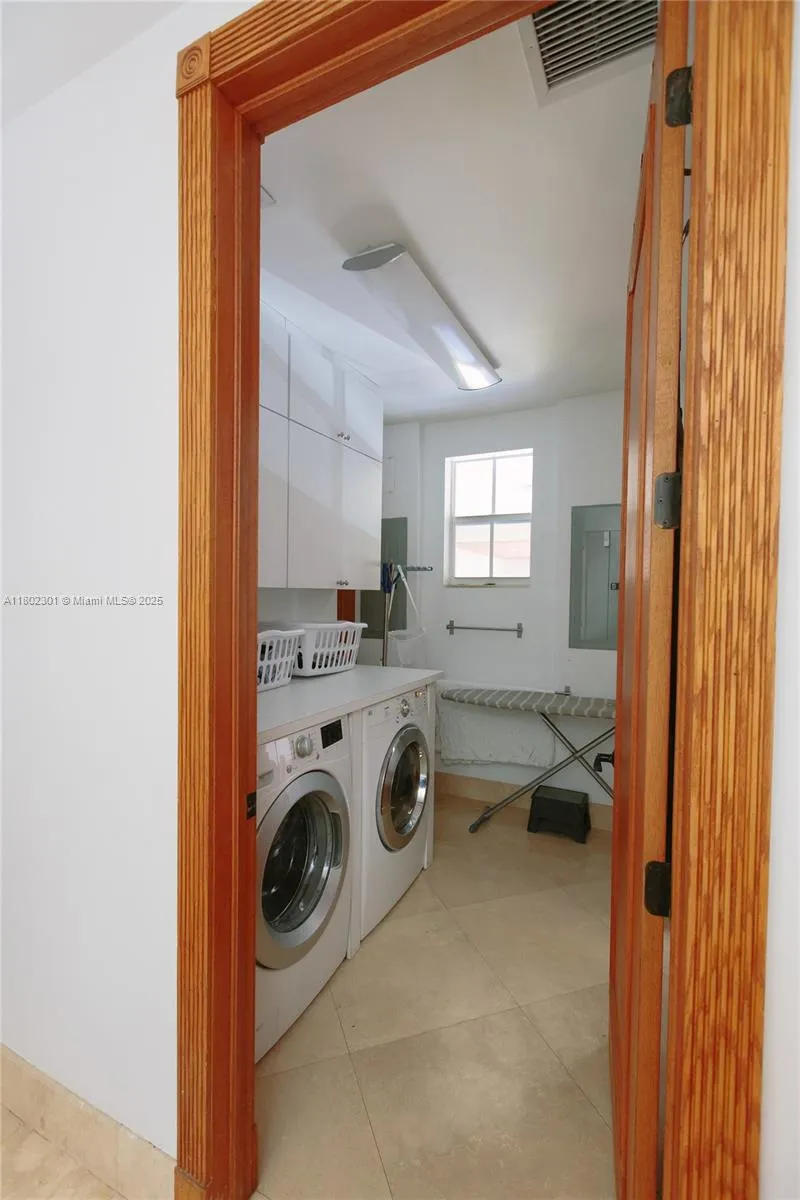 Key Biscayne, Florida 33149, United States, 5 Bedrooms Bedrooms, ,6 BathroomsBathrooms,Residential,Active,128667