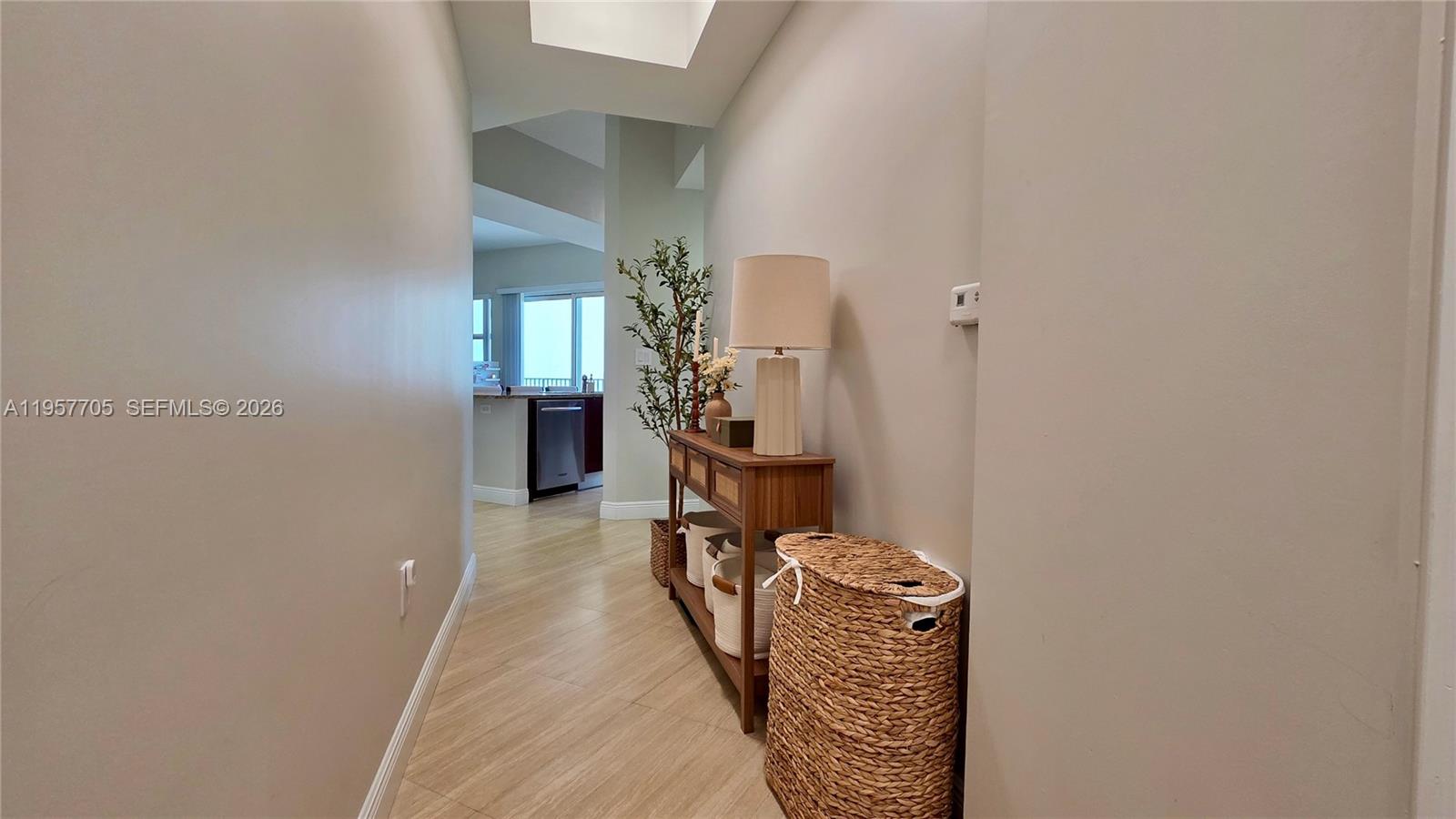 TURNBERRY VLG NO TOWER CO - Residential Lease