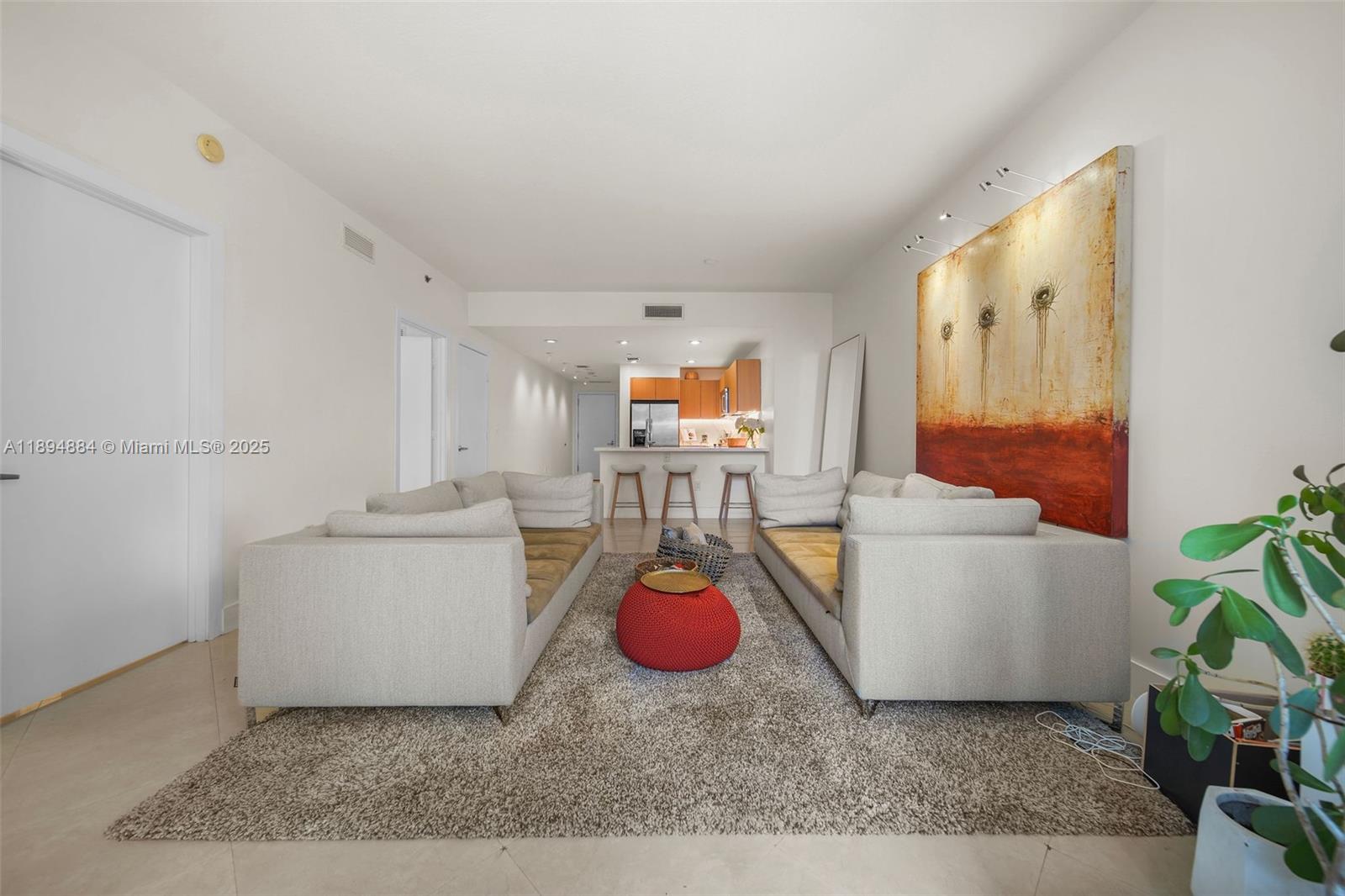 View photos, virtual tours, details... 1060 Brickell Ave 1513