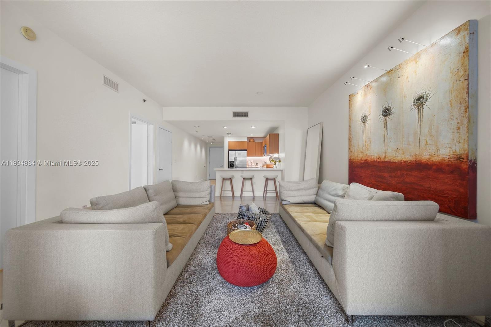 View photos, virtual tours, details... 1060 Brickell Ave 1513