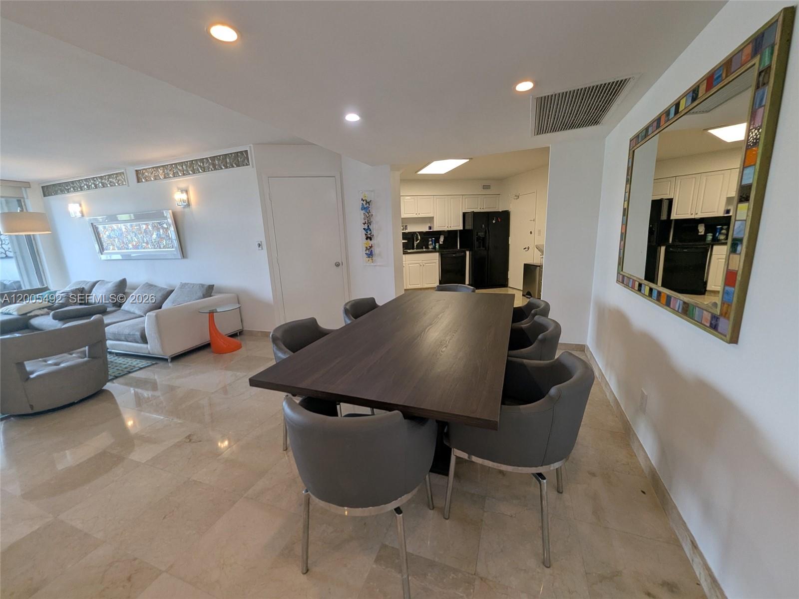 5161 Collins Ave 518