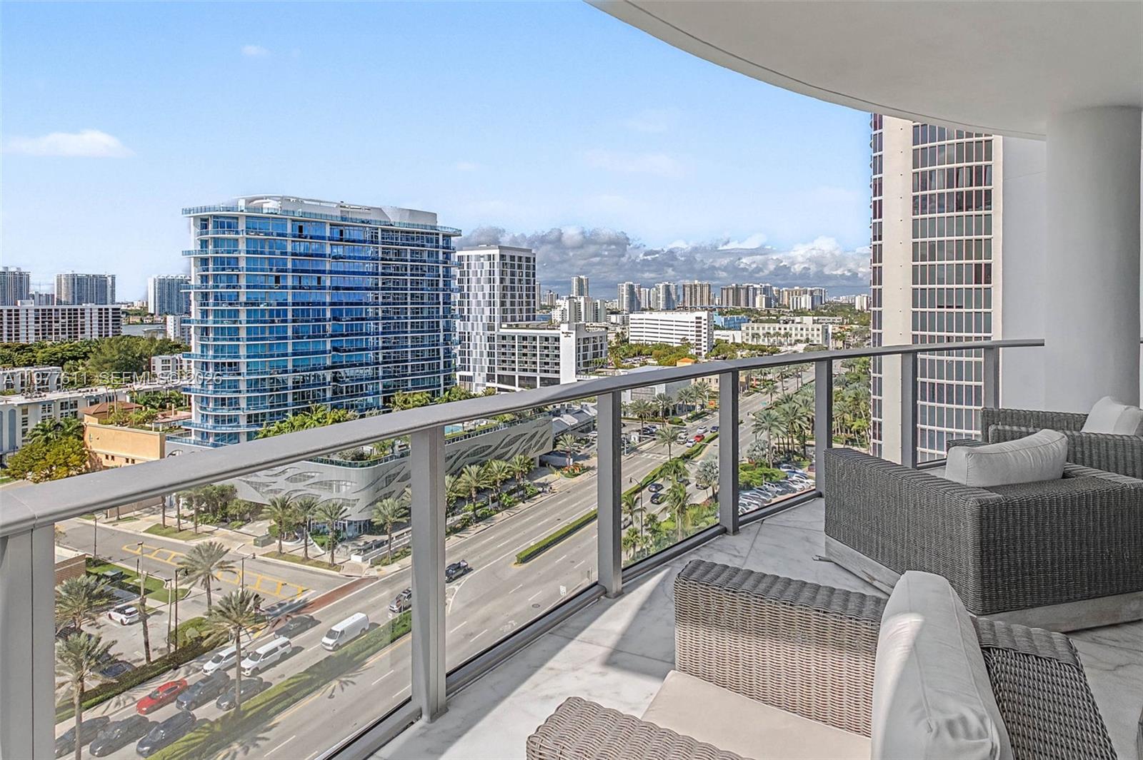 CHATEAU BEACH - Residential