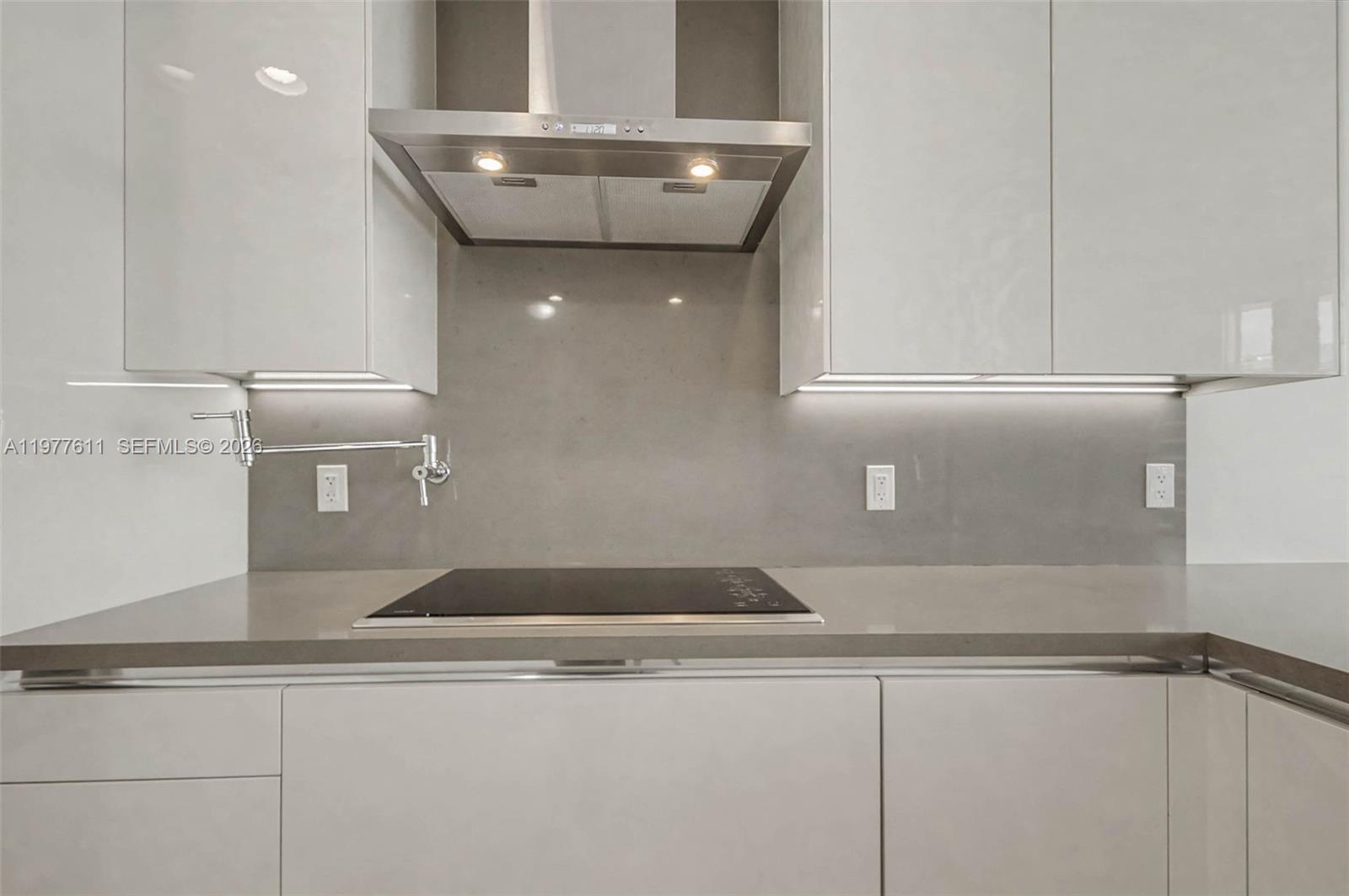 CHATEAU BEACH - Residential