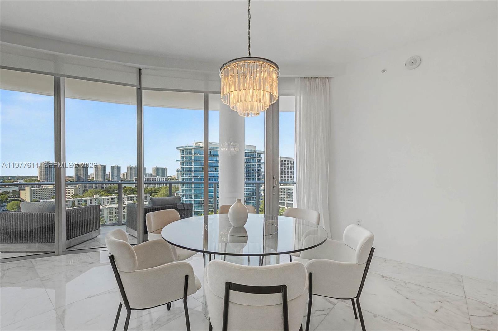 CHATEAU BEACH - Residential