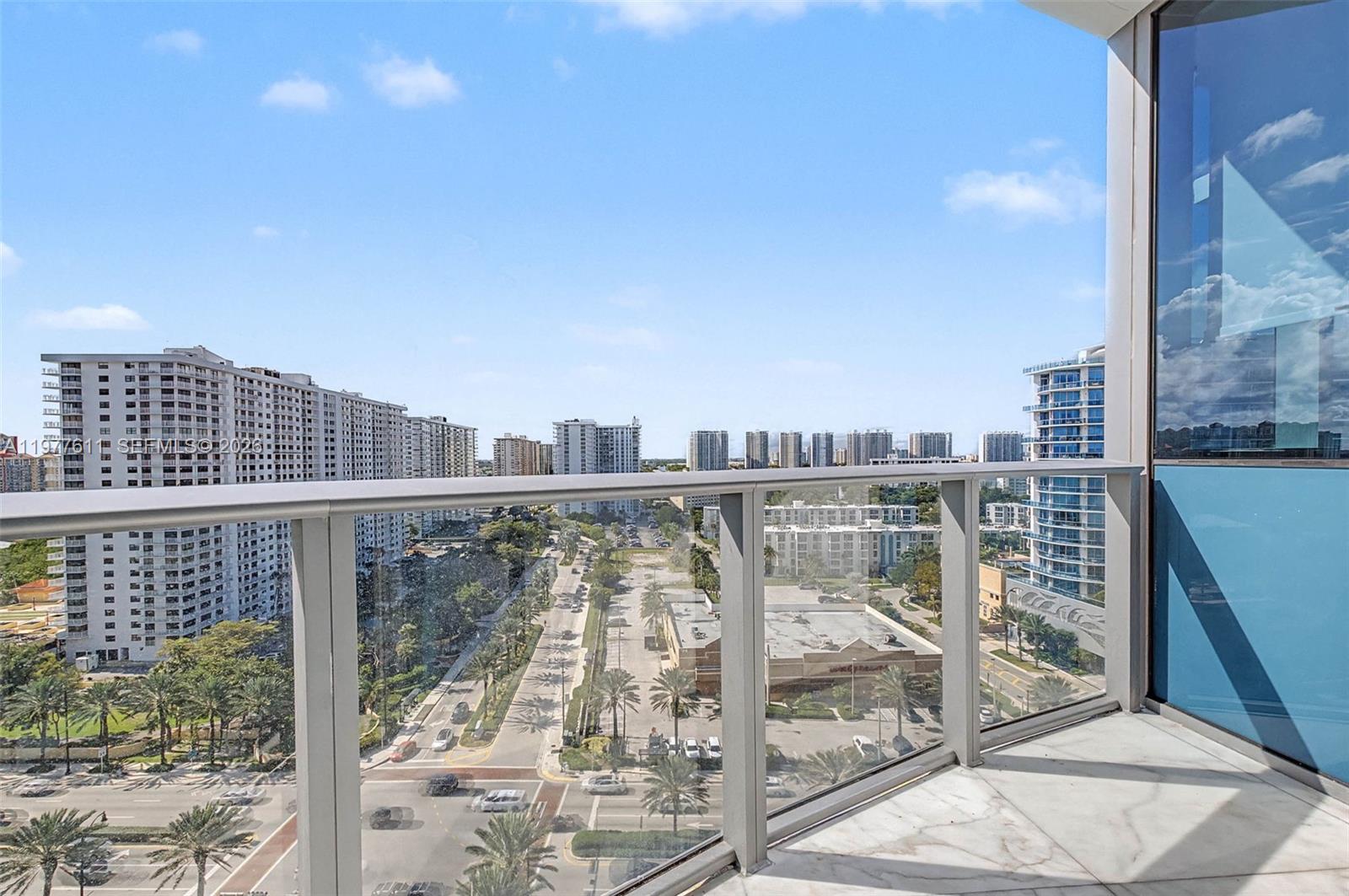 CHATEAU BEACH - Residential