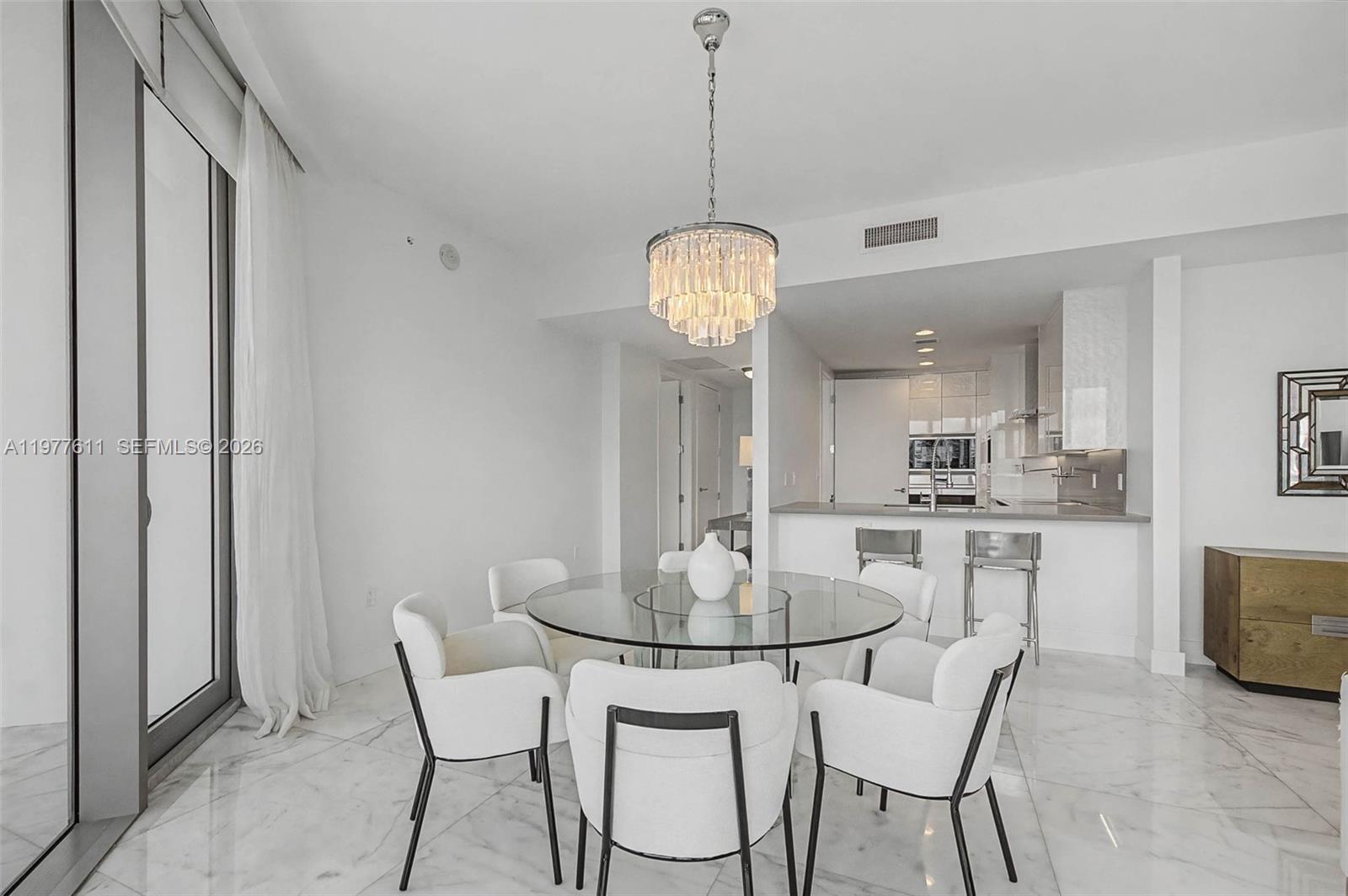 CHATEAU BEACH - Residential