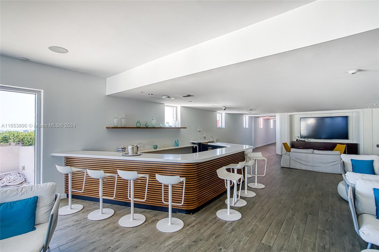 BEACHWALK CONDOMINIUM - Residential