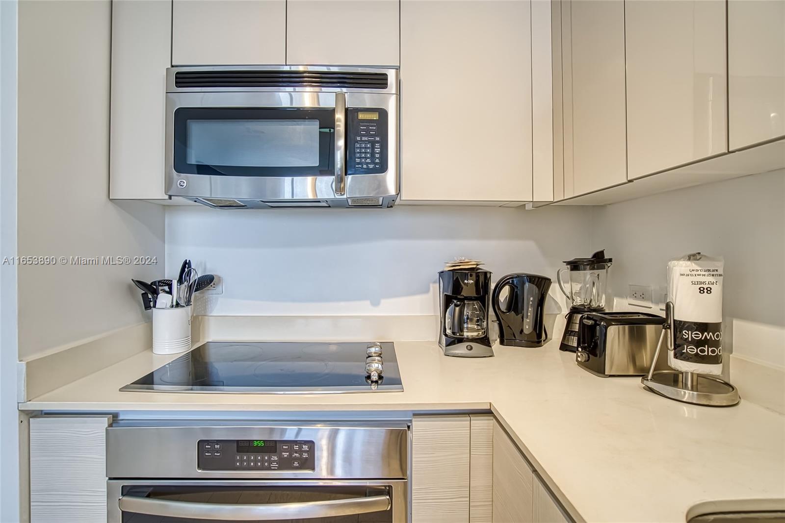 2602 E Hallandale Beach Blvd R2304