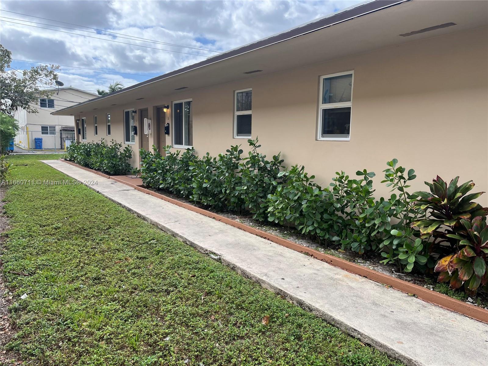 TOWN OF HIALEAH FLA - Residential Lease