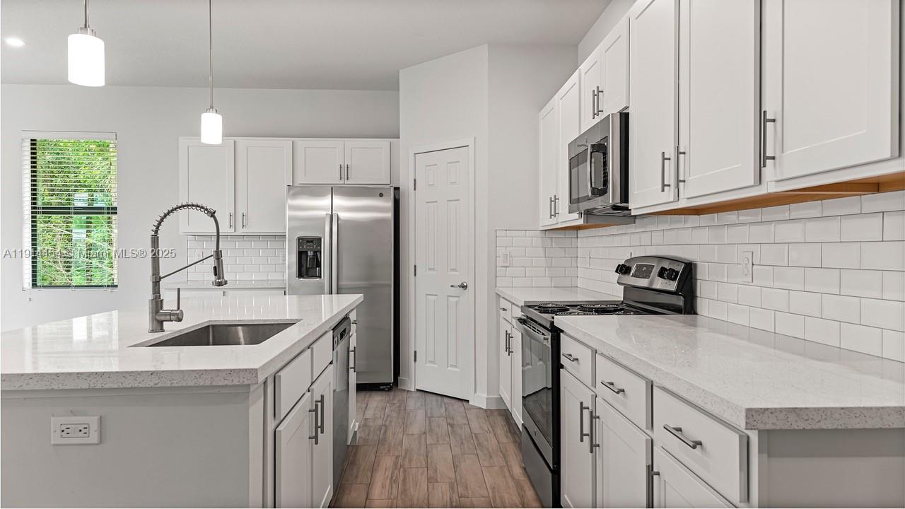 LAKEWOOD PARK UNIT 12 - Residential Lease