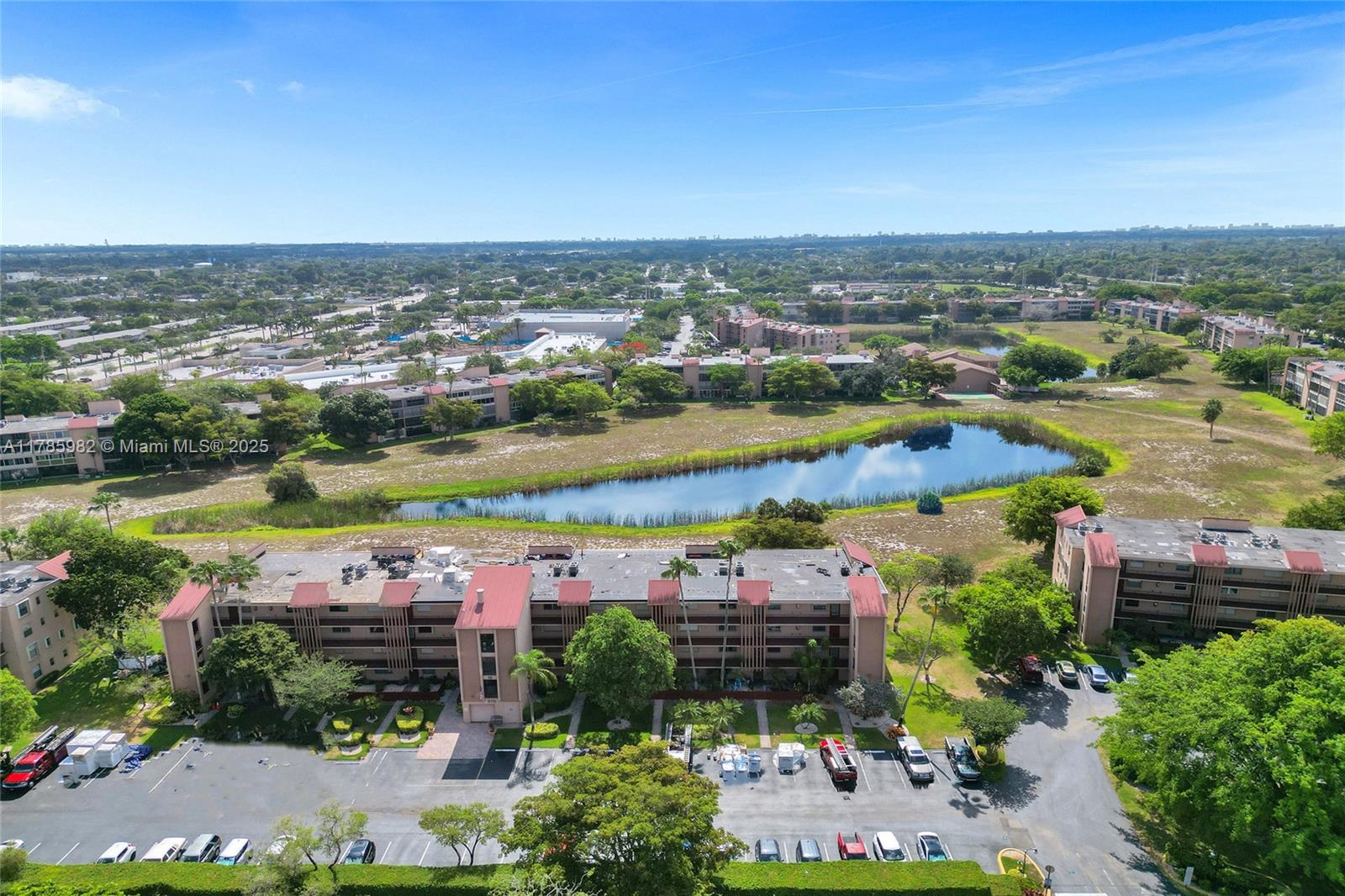 370 Nw 76th Ave 307, Margate, Broward County, Florida - 2 Bedrooms  
2 Bathrooms - 