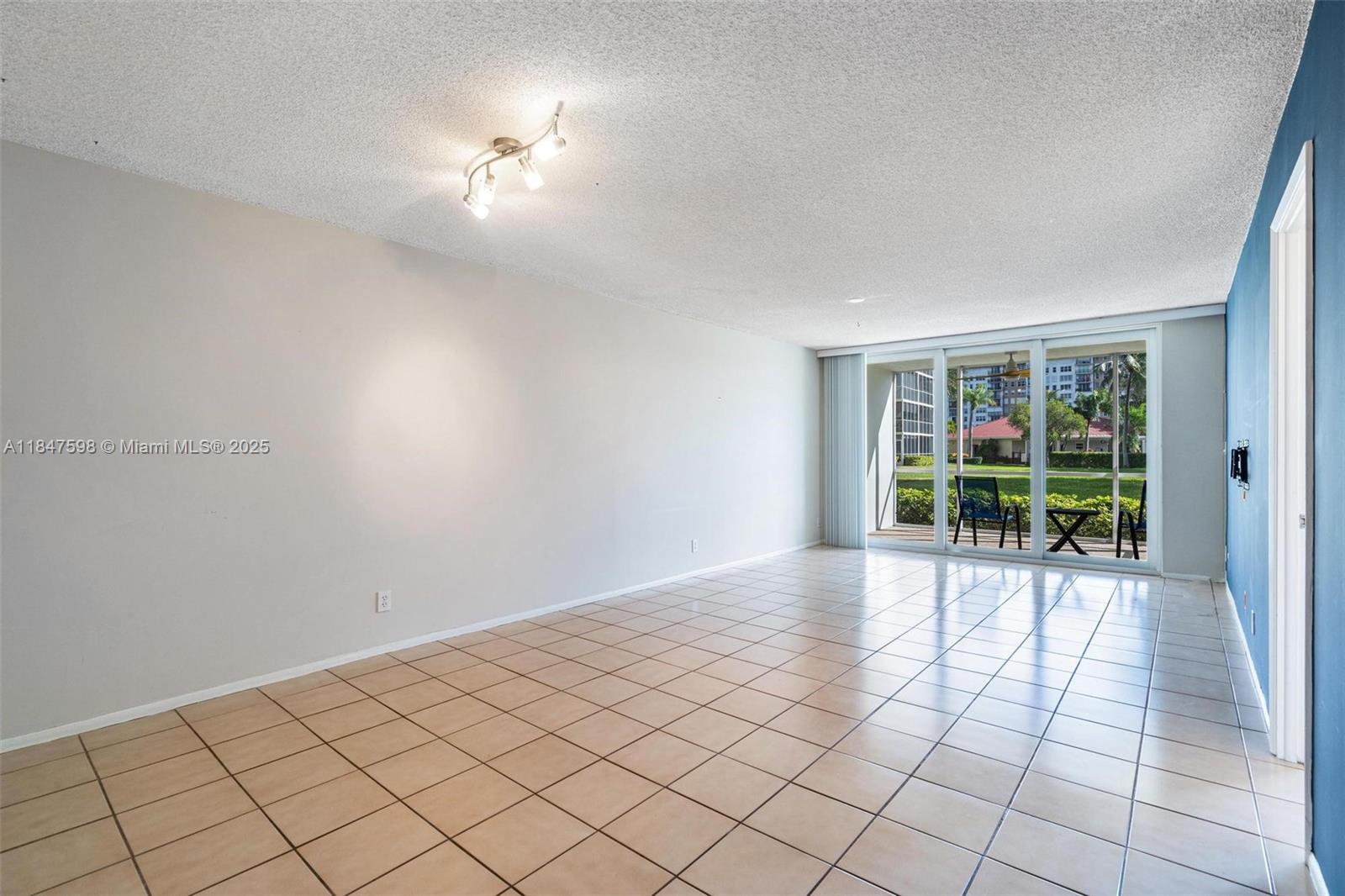 3150 NE 48th Ct 107