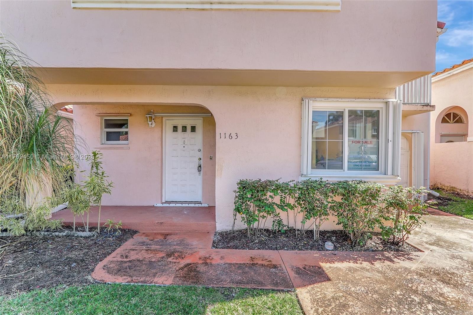 1163 SE 6th Ct