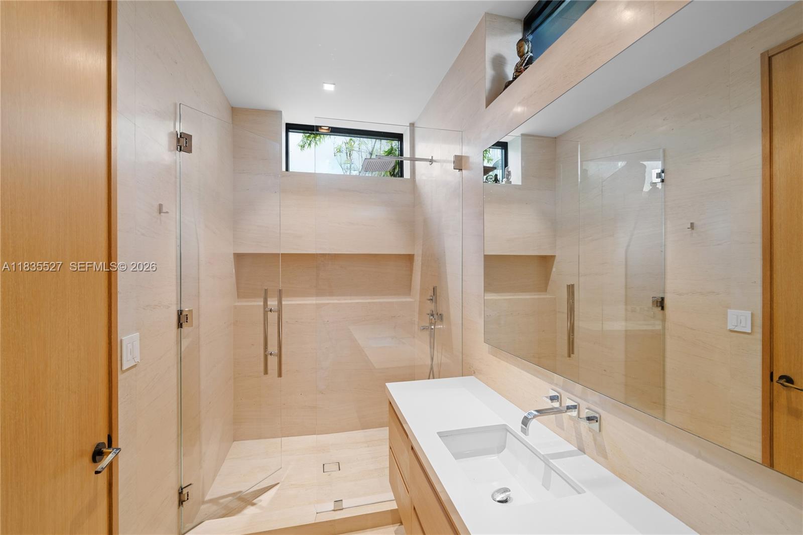 SAN MARINO ISLAND - Residential