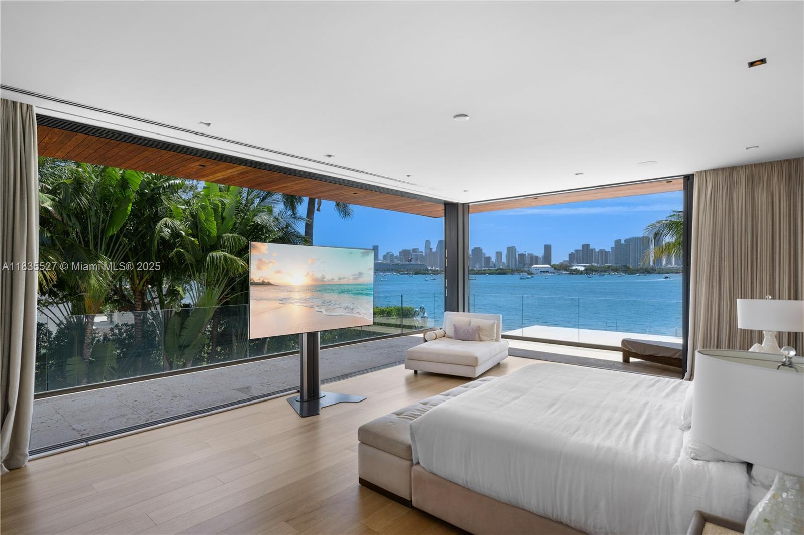 SAN MARINO ISLAND - Residential