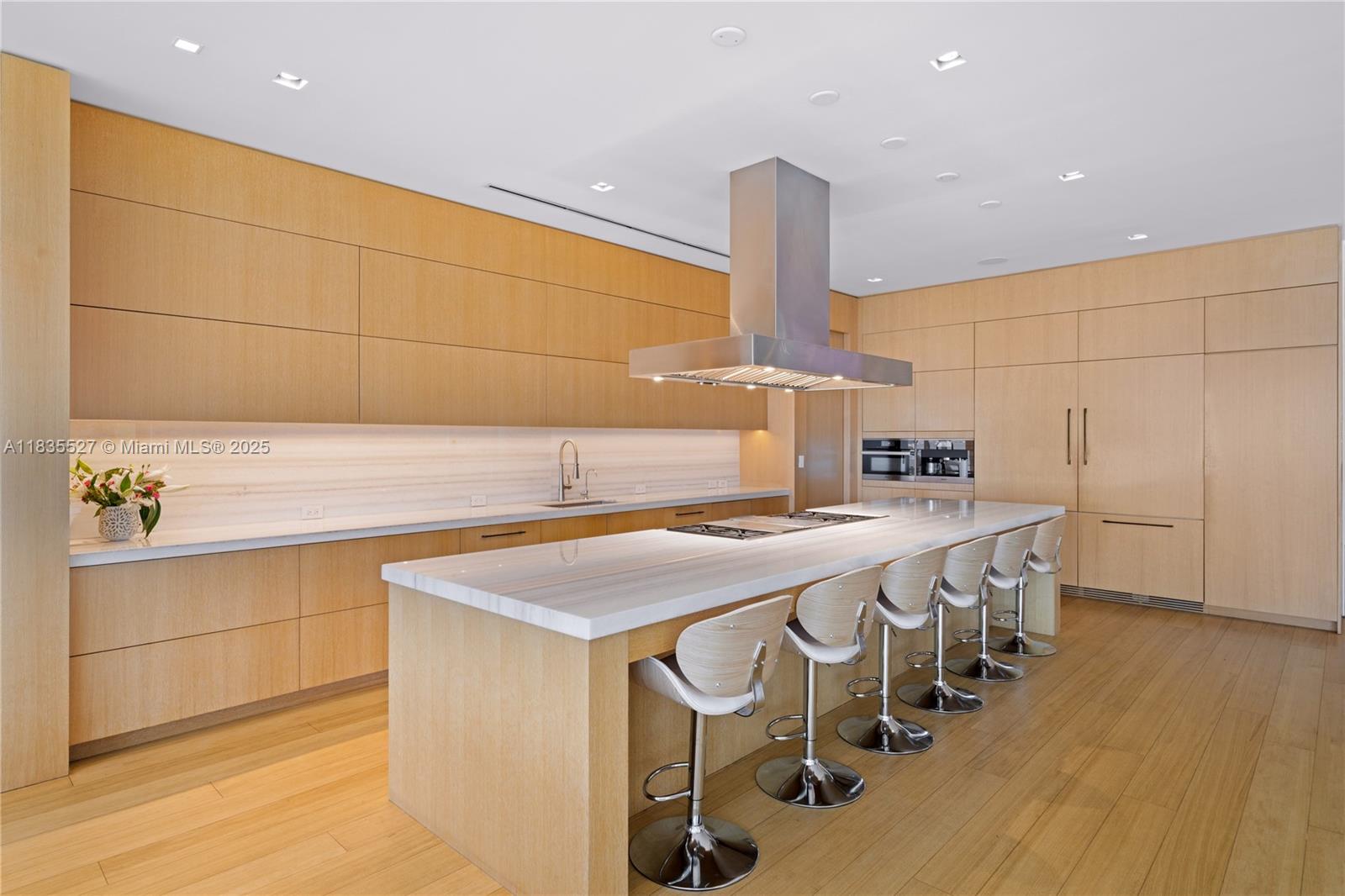 SAN MARINO ISLAND - Residential