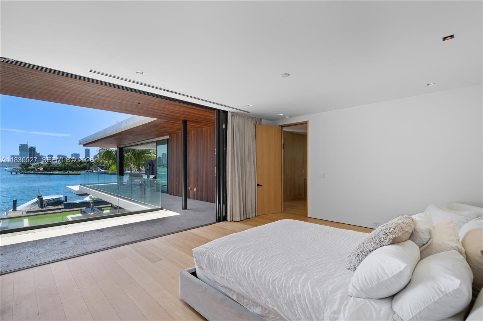 SAN MARINO ISLAND - Residential