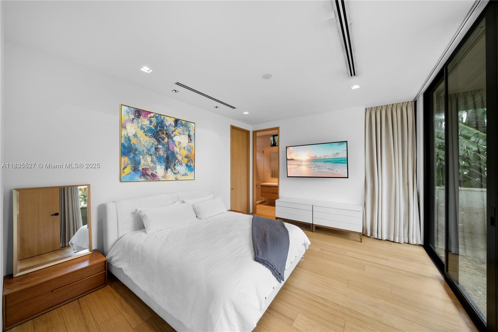 SAN MARINO ISLAND - Residential