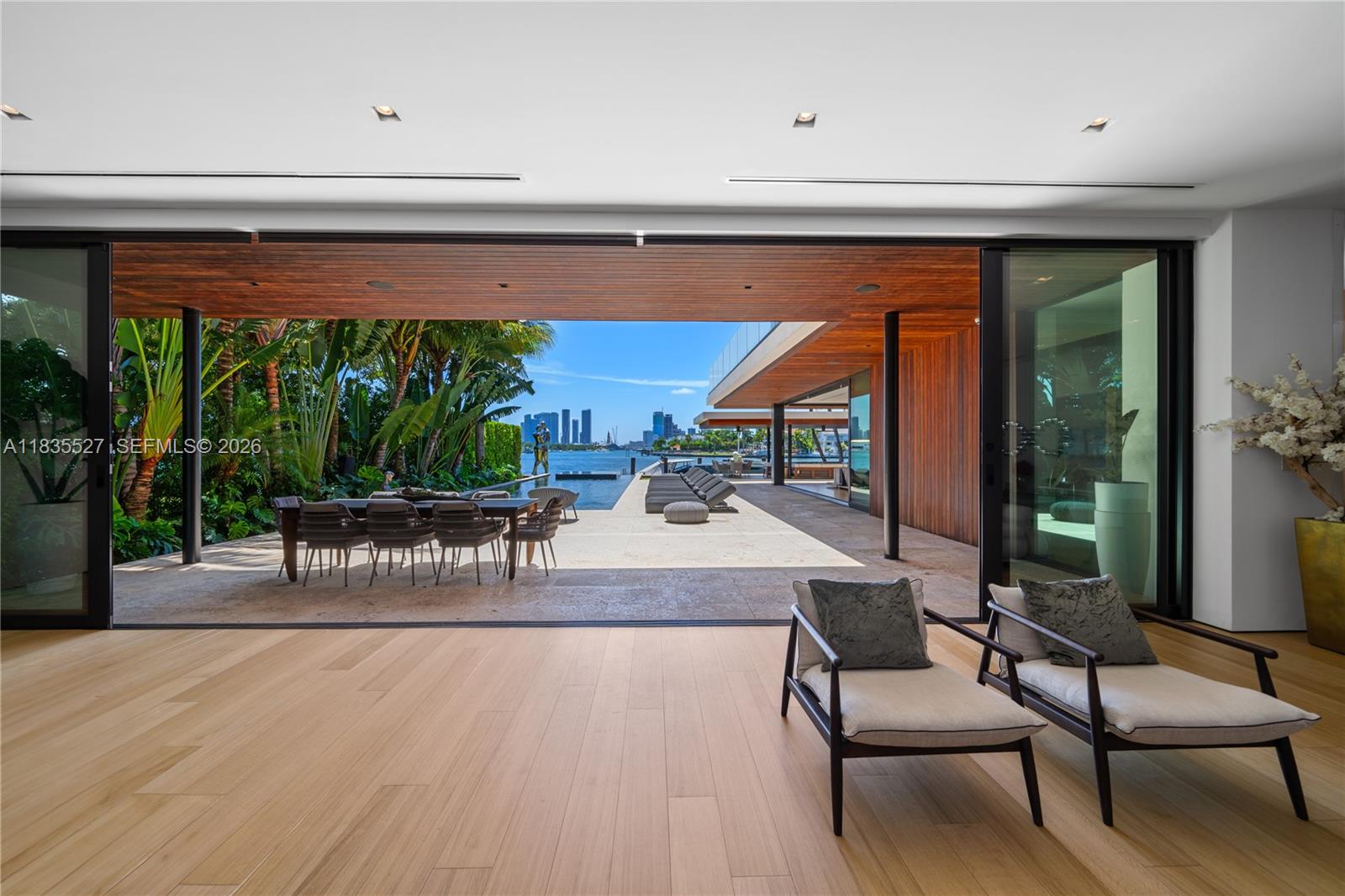 SAN MARINO ISLAND - Residential