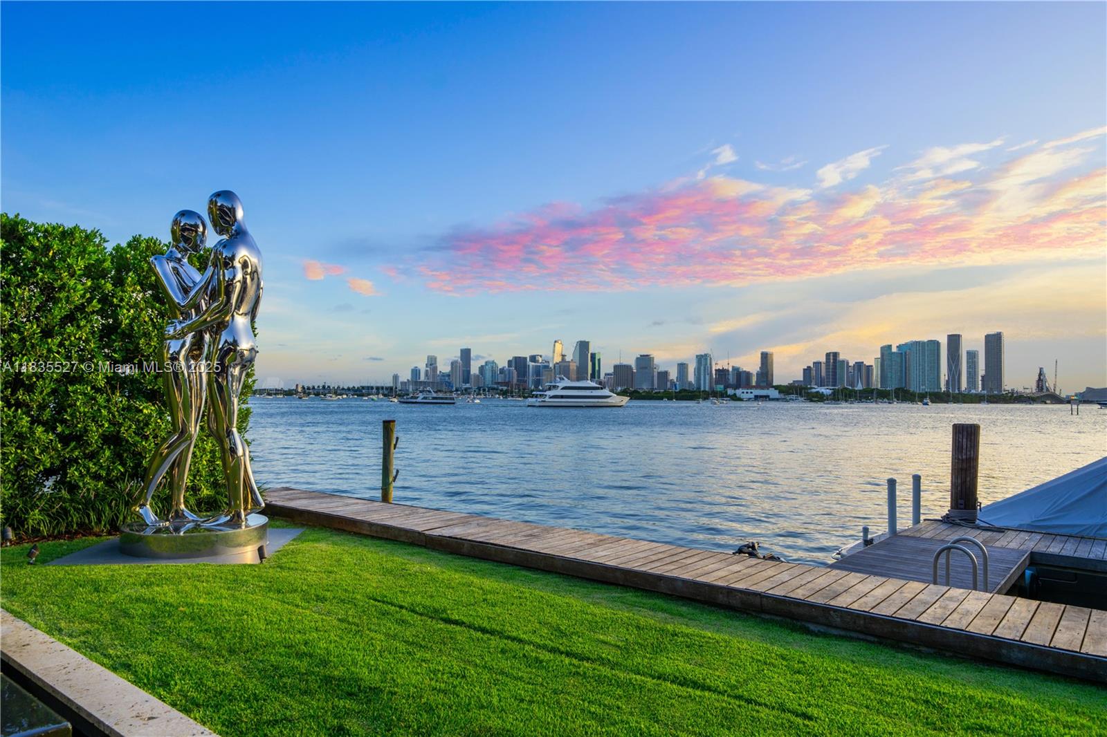 SAN MARINO ISLAND - Residential