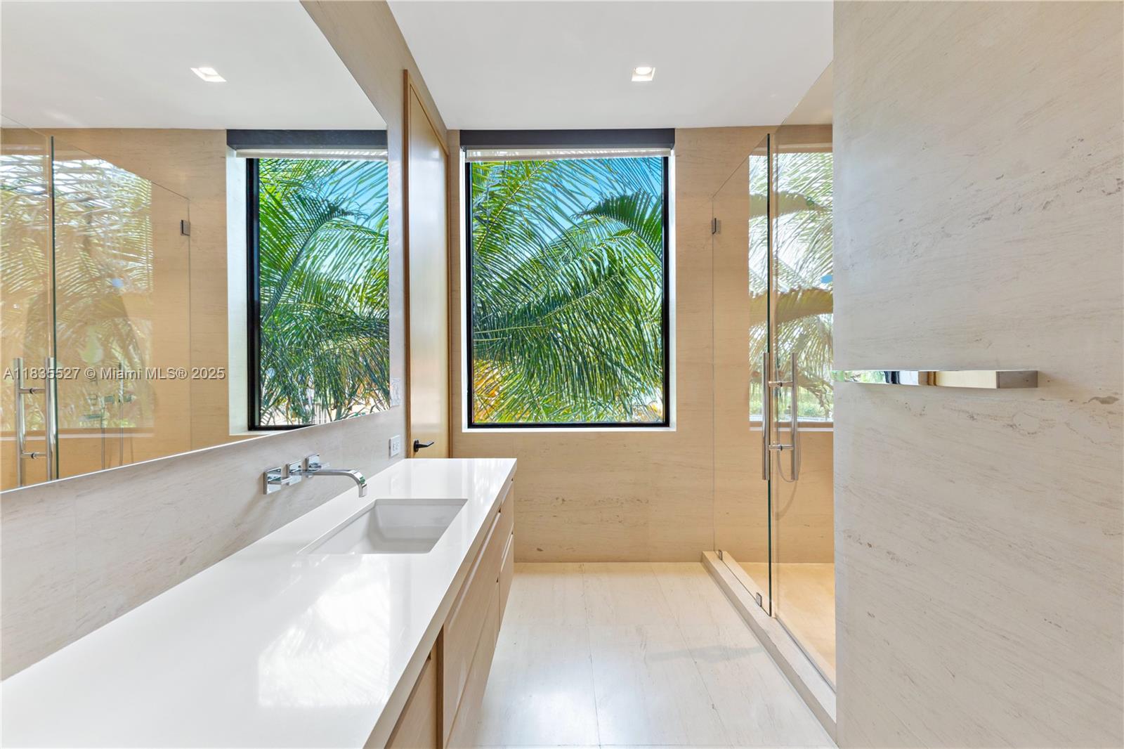 SAN MARINO ISLAND - Residential