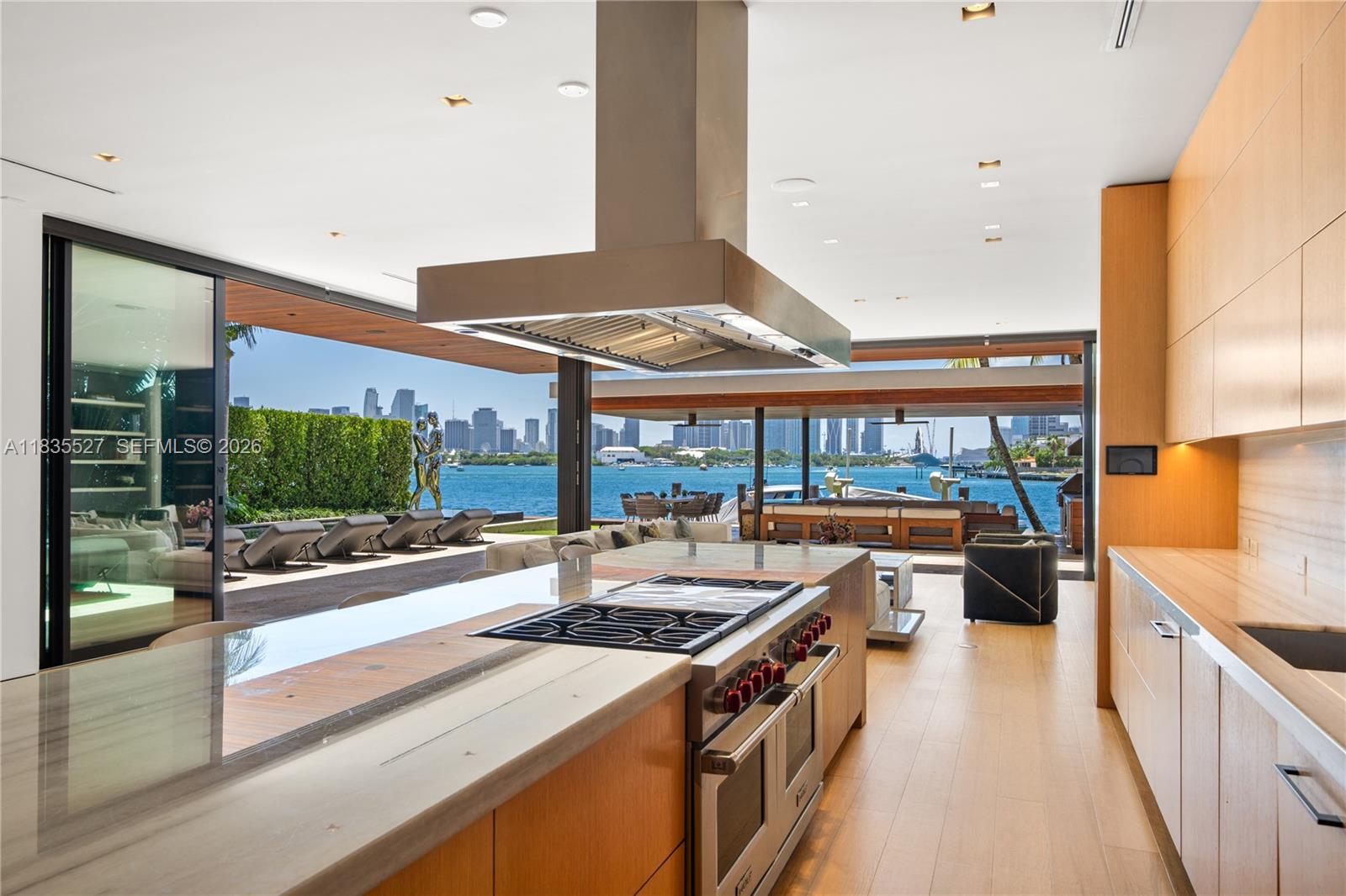 SAN MARINO ISLAND - Residential