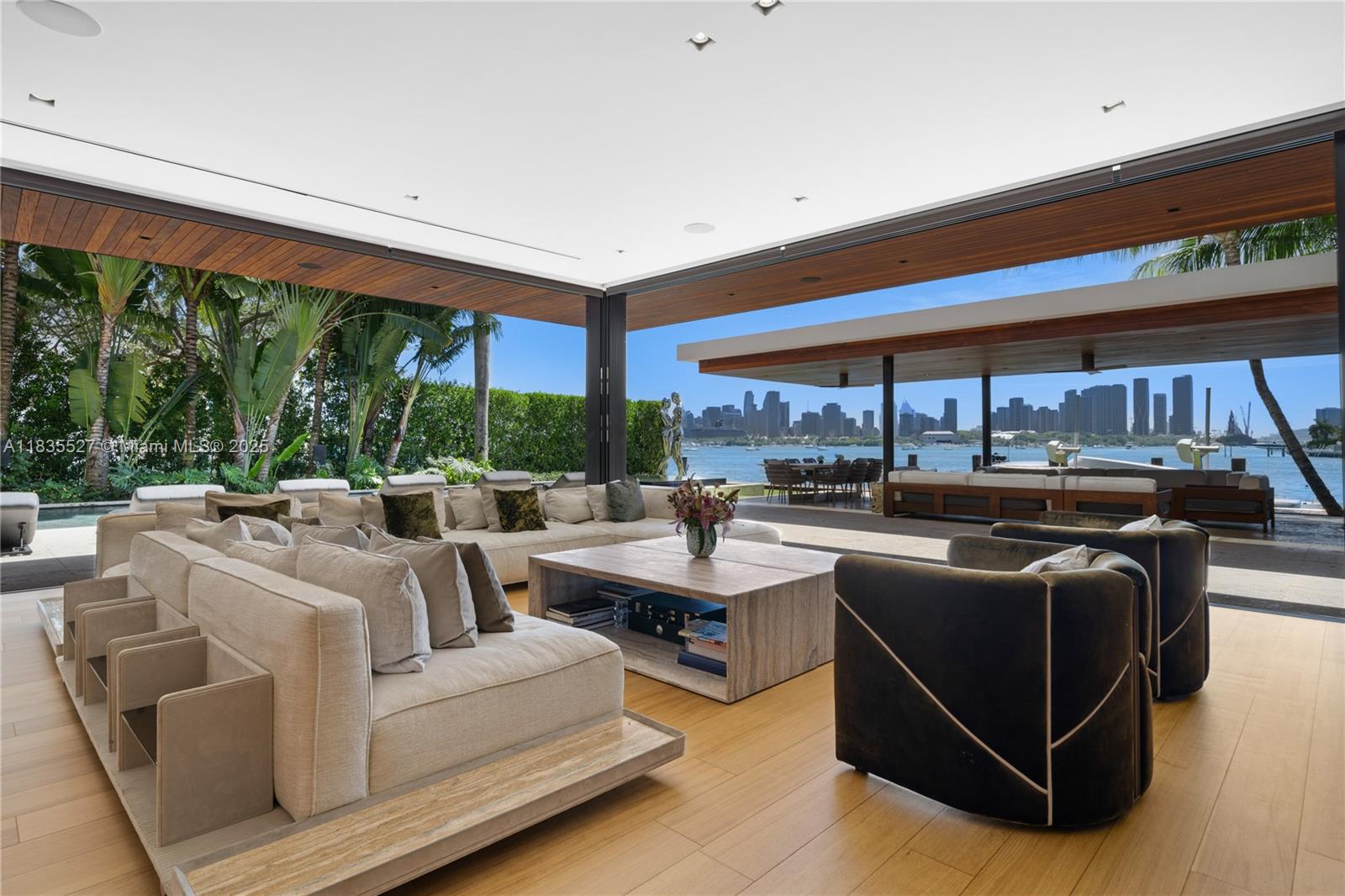 SAN MARINO ISLAND - Residential