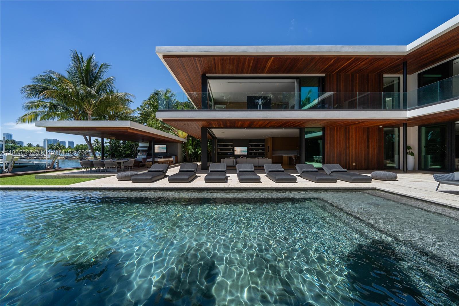 SAN MARINO ISLAND - Residential