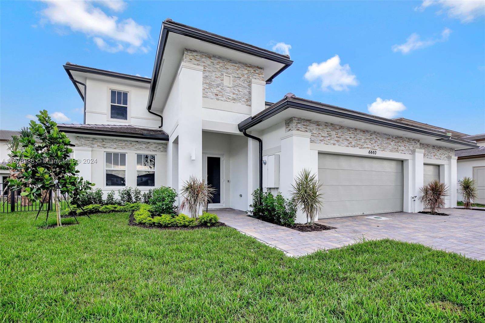 4440 Sw 122nd Way, Davie, Broward County, Florida - 5 Bedrooms  
5 Bathrooms - 