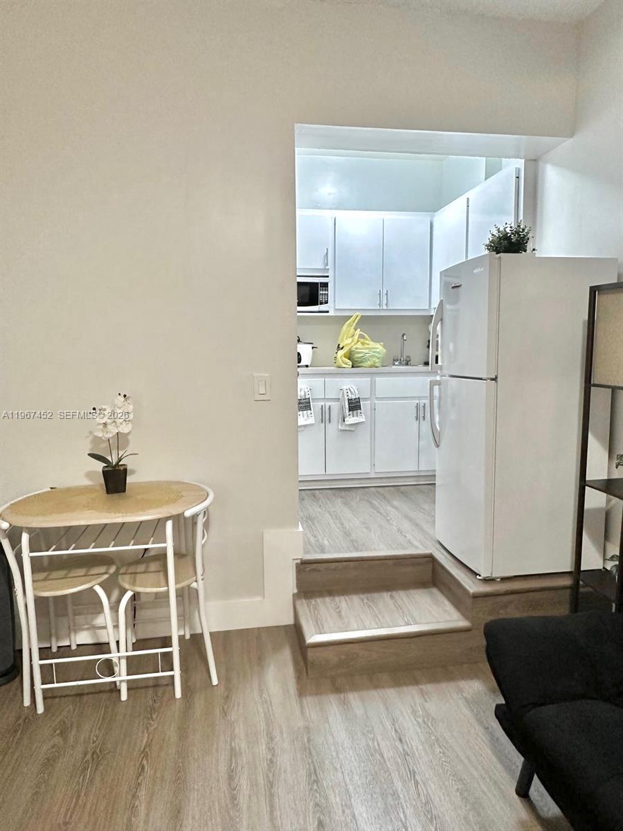 PALM SPRINGS SUB SEC 3 5T - Residential Lease