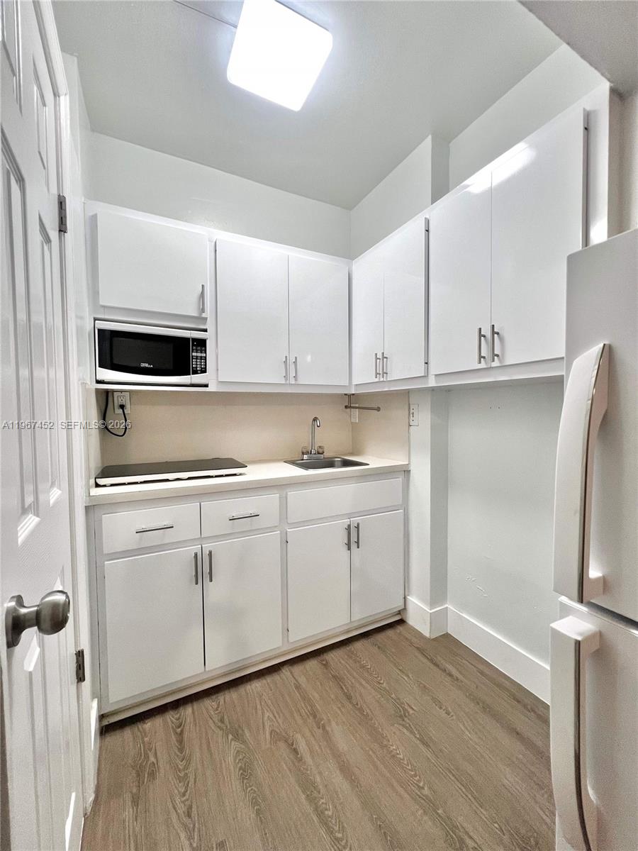 PALM SPRINGS SUB SEC 3 5T - Residential Lease