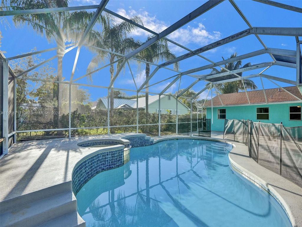 Photo of 8646 SE Alabama Pl, Hobe Sound, FL 33455 (MLS # A11551717)