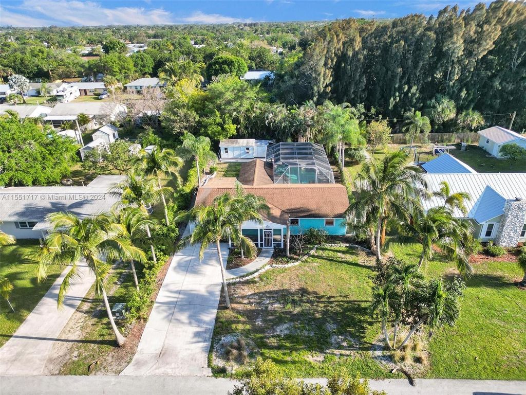 Photo of 8646 SE Alabama Pl, Hobe Sound, FL 33455 (MLS # A11551717)