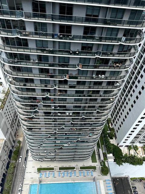 45 SW 9th St 3407 Miami FL 33130