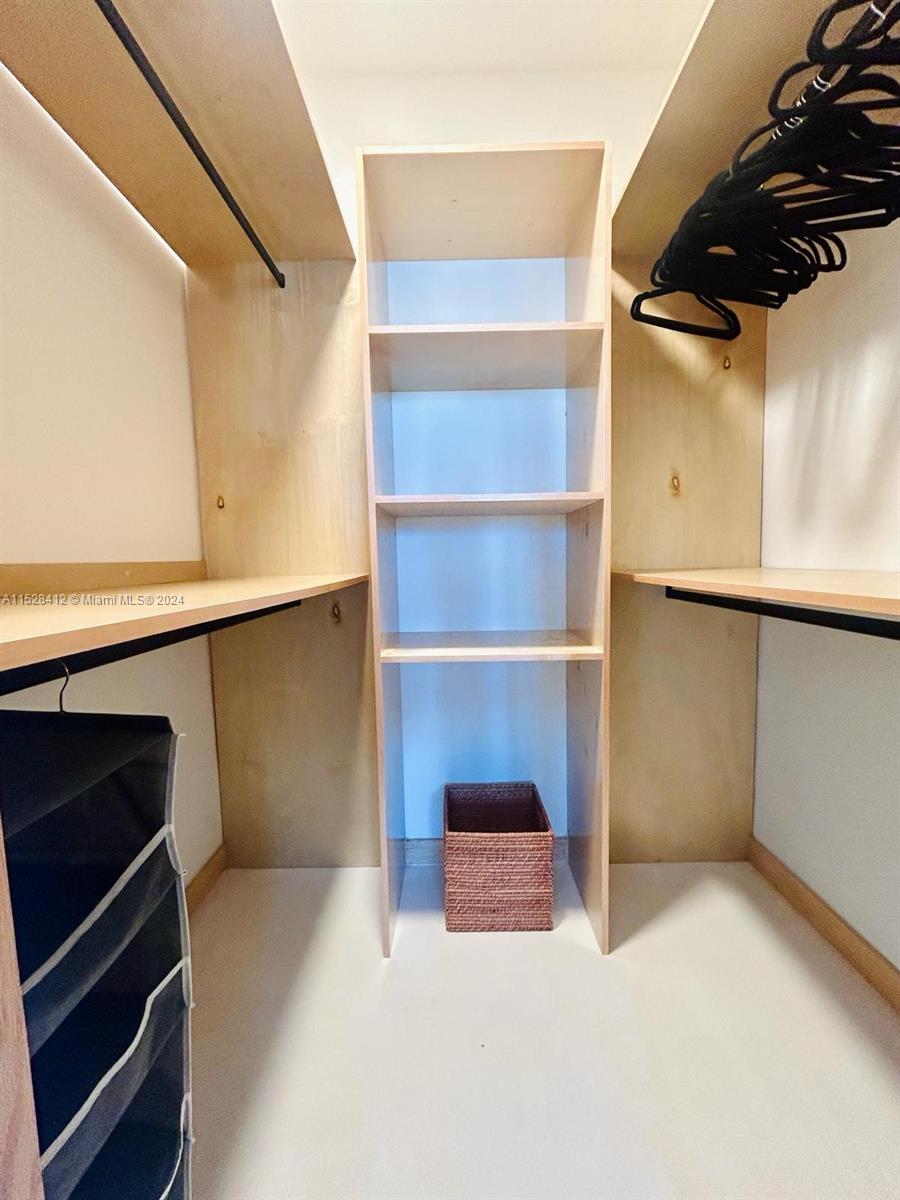 THE DECOPLAGE CONDO - Residential Lease