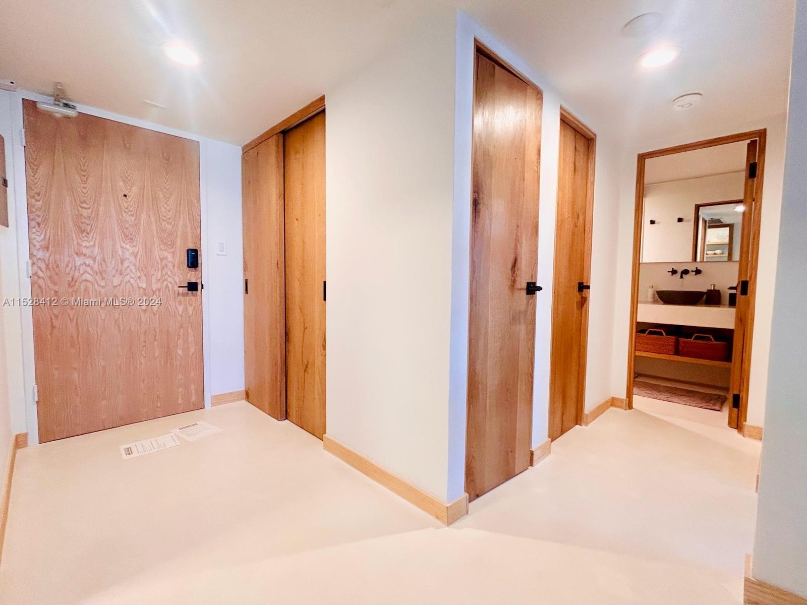 THE DECOPLAGE CONDO - Residential Lease