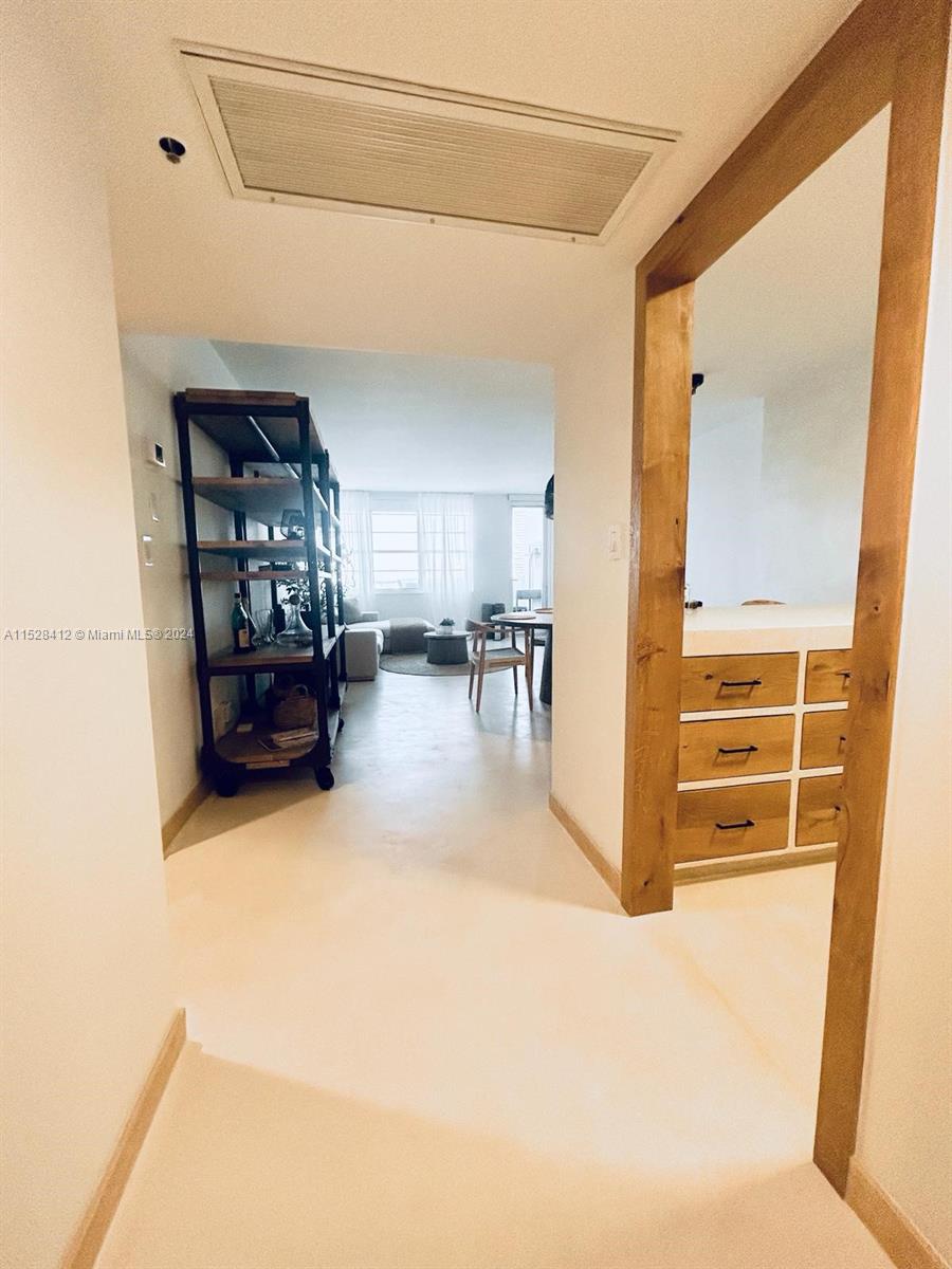 THE DECOPLAGE CONDO - Residential Lease