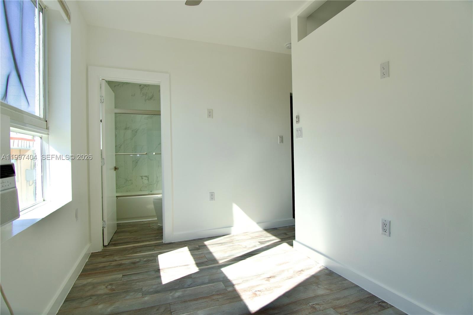 LAWRENCE ESTATE LAND CO - Residential Lease