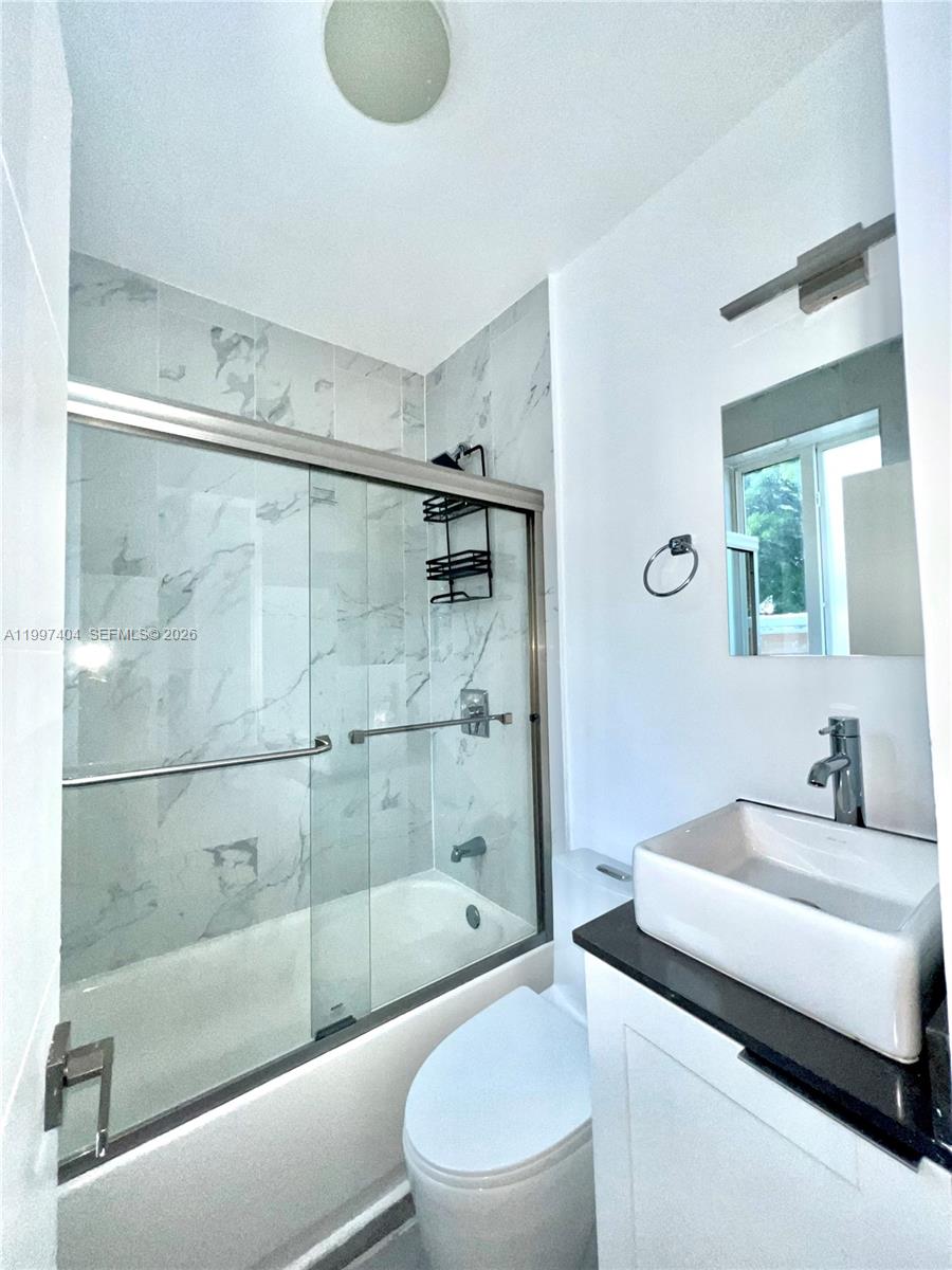 LAWRENCE ESTATE LAND CO - Residential Lease