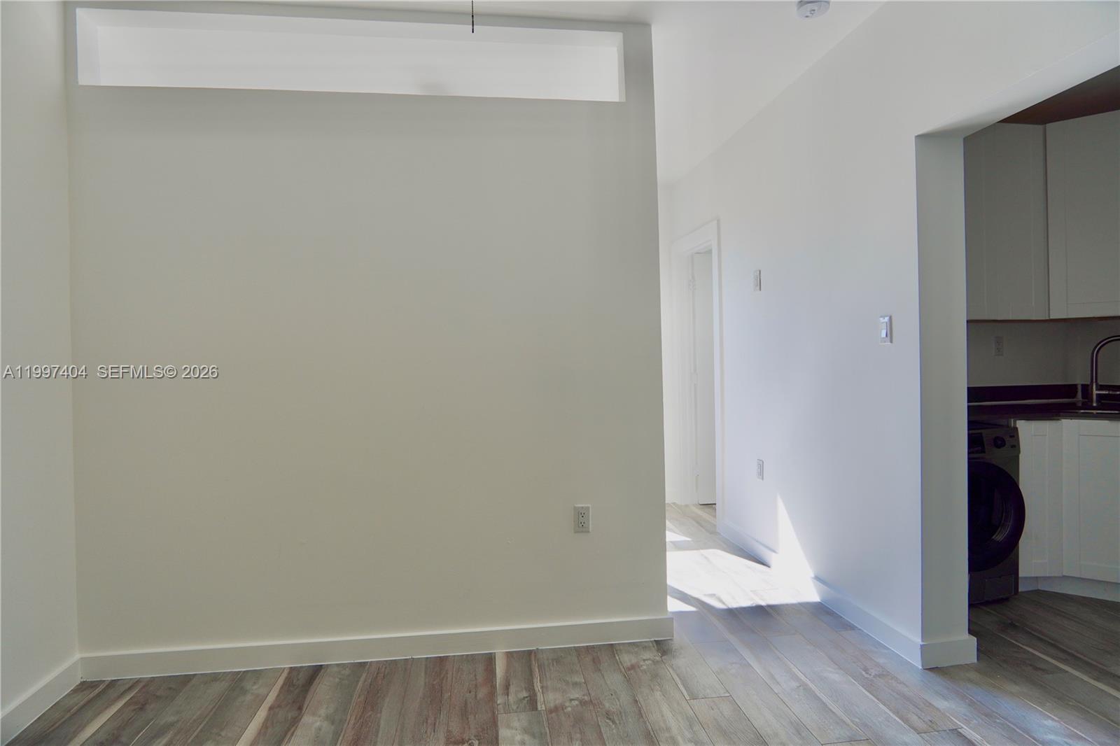 LAWRENCE ESTATE LAND CO - Residential Lease