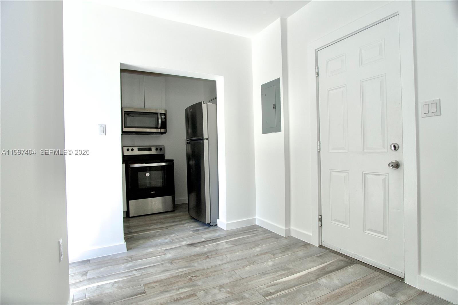 LAWRENCE ESTATE LAND CO - Residential Lease