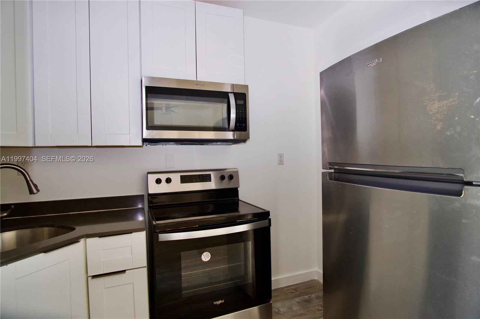 LAWRENCE ESTATE LAND CO - Residential Lease