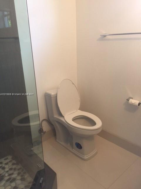 Hollywood Hills 6-22 B - Residential