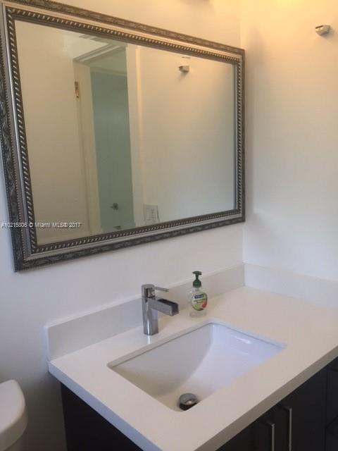 Hollywood Hills 6-22 B - Residential