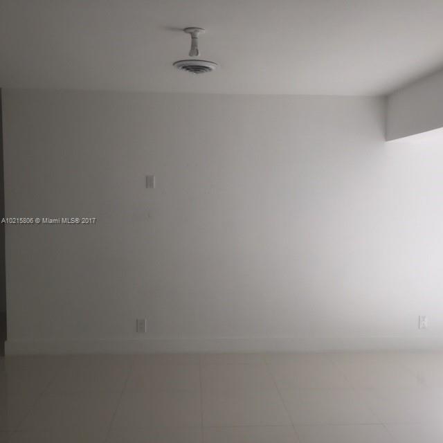 Hollywood Hills 6-22 B - Residential