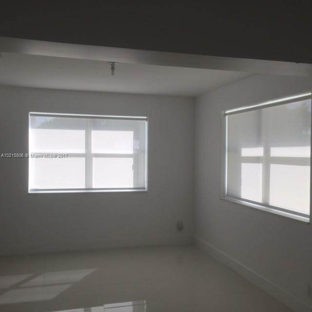 Hollywood Hills 6-22 B - Residential